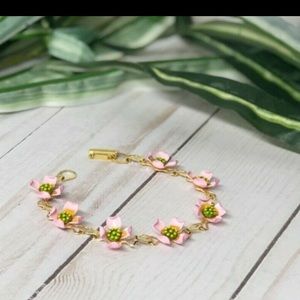 Vintage Jewelry - Vintage Pale Pink Enamel Flower Line Bracelet Boho Vintage Jewelry - Vintage Pale Pink Enamel Flower Line Bracelet Boho
